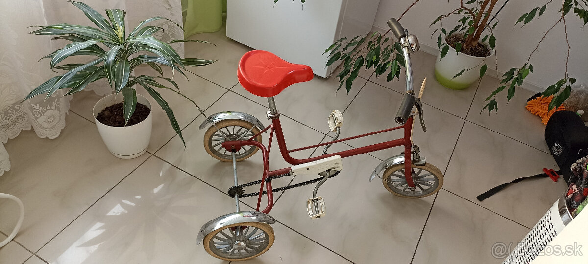 Retro trojkolka