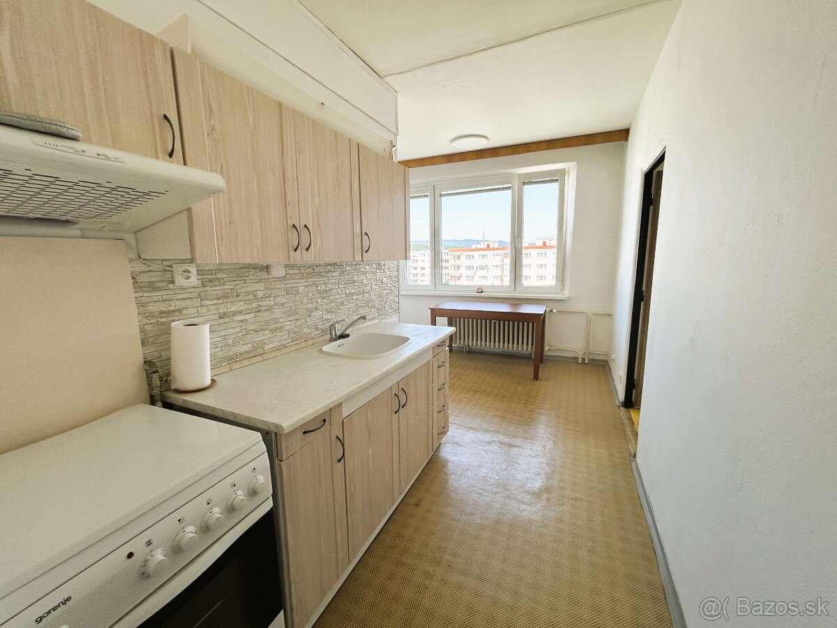 Zvolen, Západ – priestranný 2-izb. byt s balkónom, 64 m2