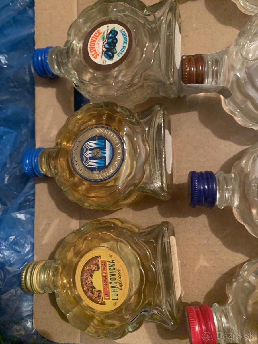 male flasticky s alkoholom zberatelstvo