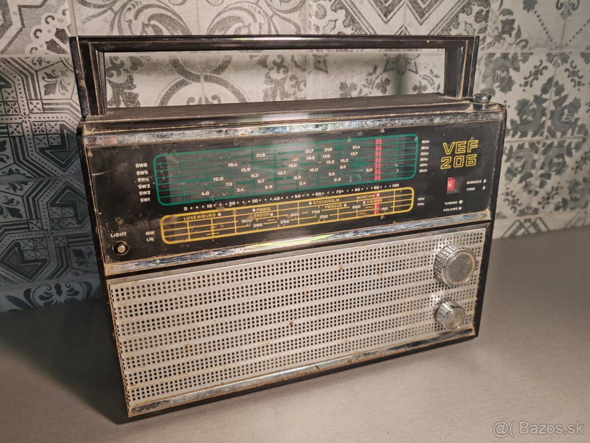 rádio VEF 206