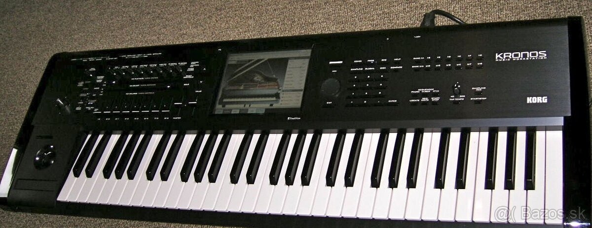 Korg Kronos 61 s príslušenstvom