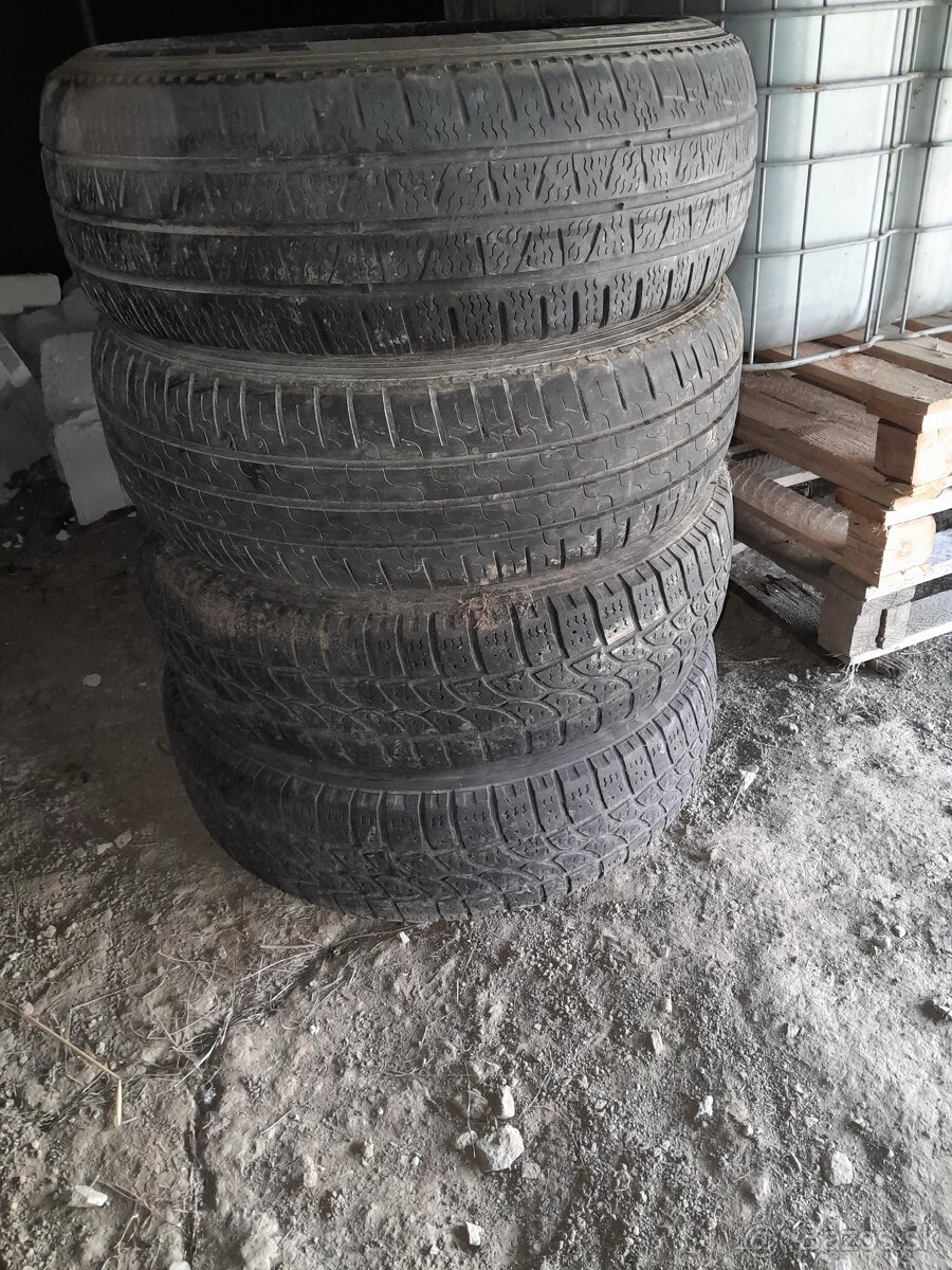 Záťažové pneu r16