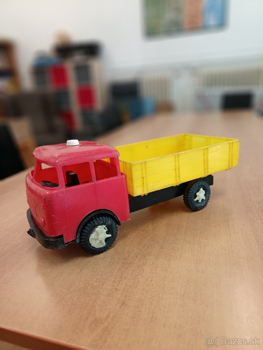 Staré autíčko