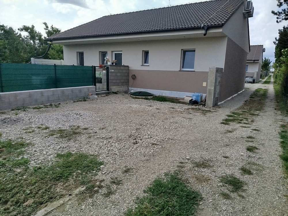 PET FRIENDLY 3-izb. bungalov so záhradkou a 2x park.miestom