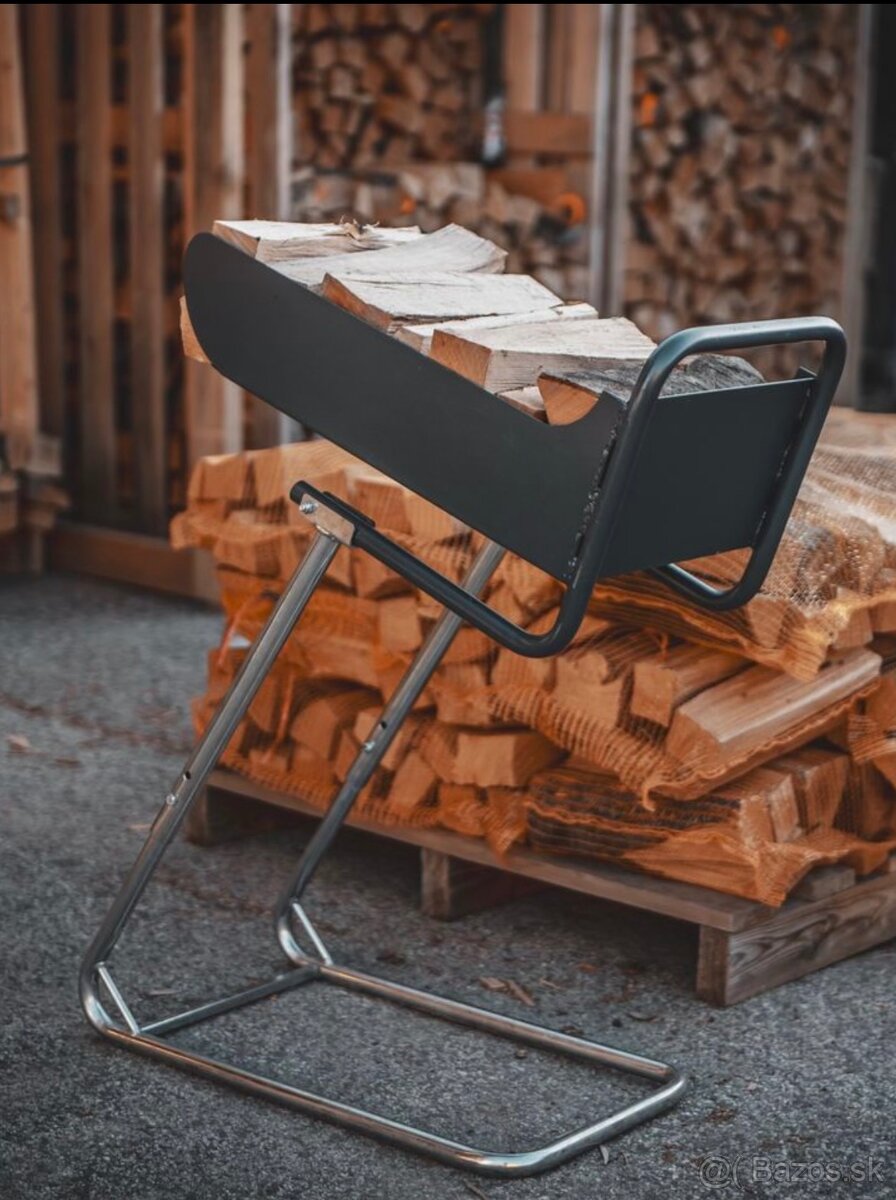 🪵 Predám palivové drevo – klátiky vo vreciach aj štiepané,