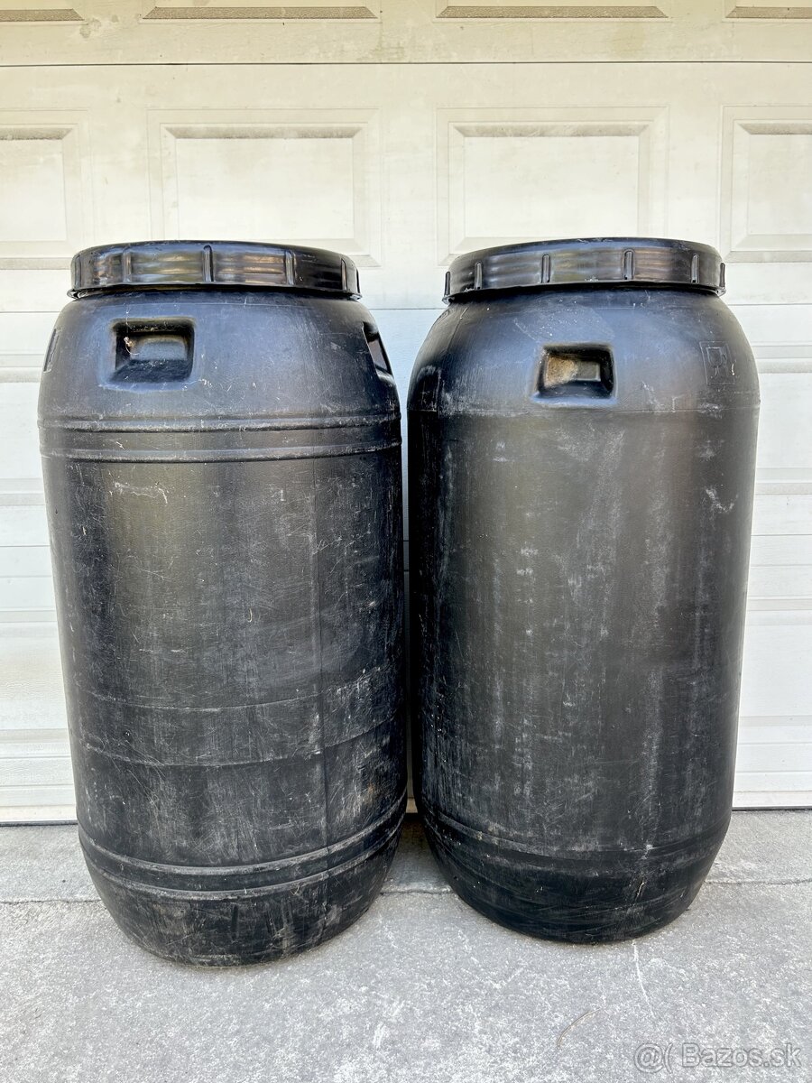 Potravinárske plastové sudy 250L veľa kusov