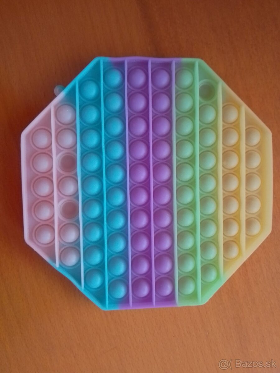 Veľká svietiaca pop it hra