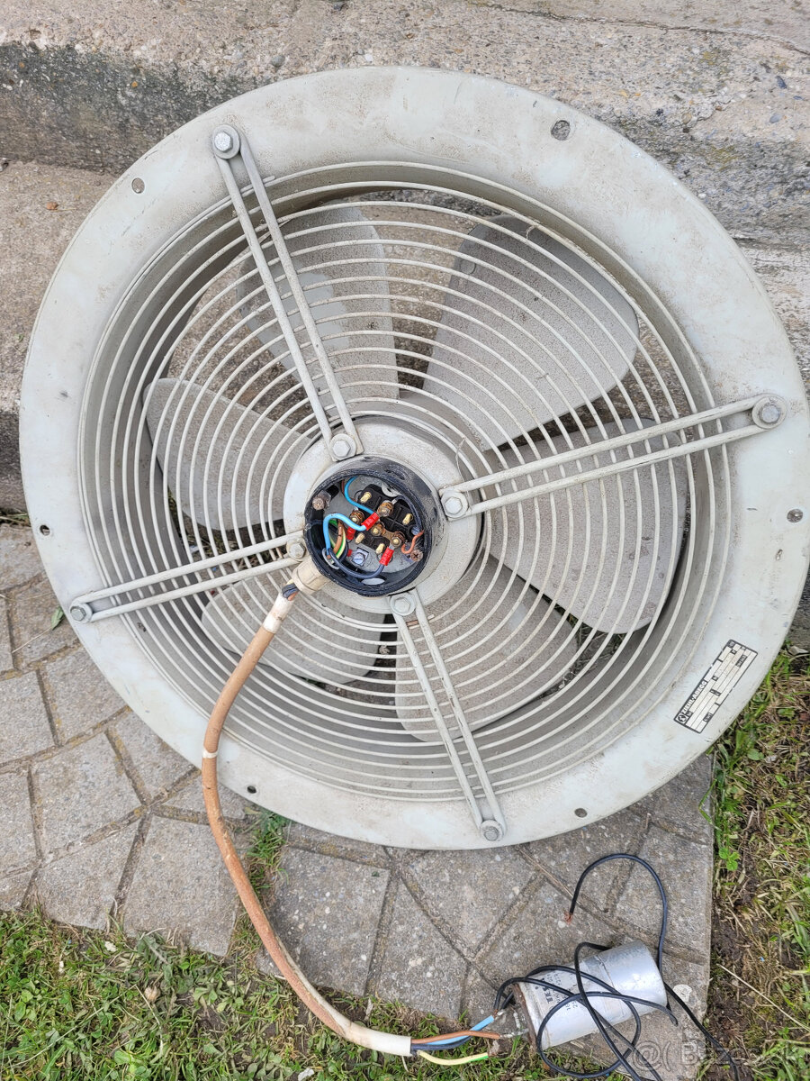 Nástenný ventilátor