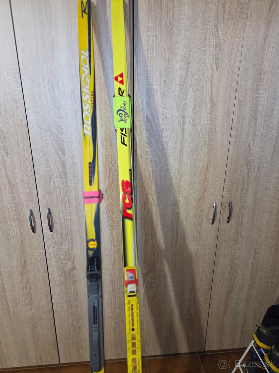 Predám dva pary bežeckých lyží