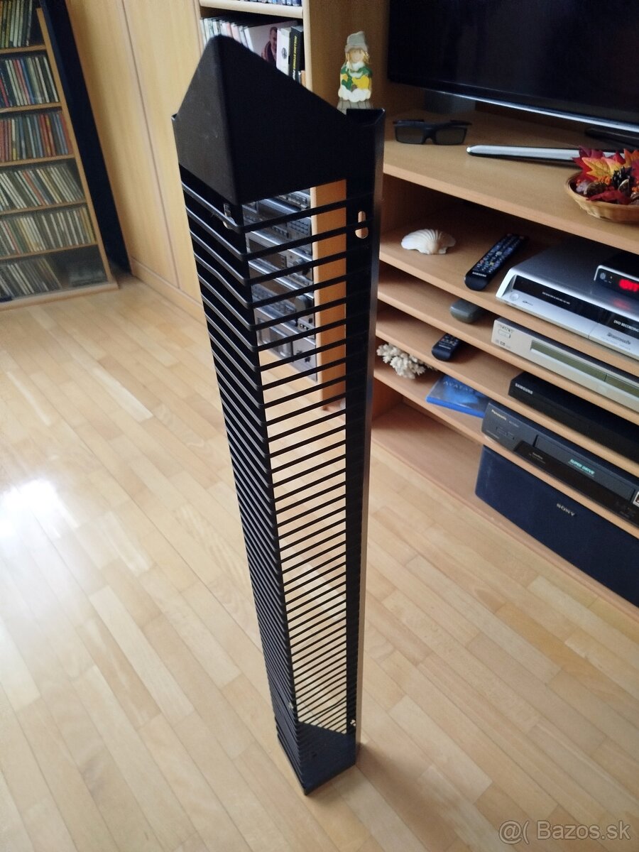 Kovový stojan na 54 CD