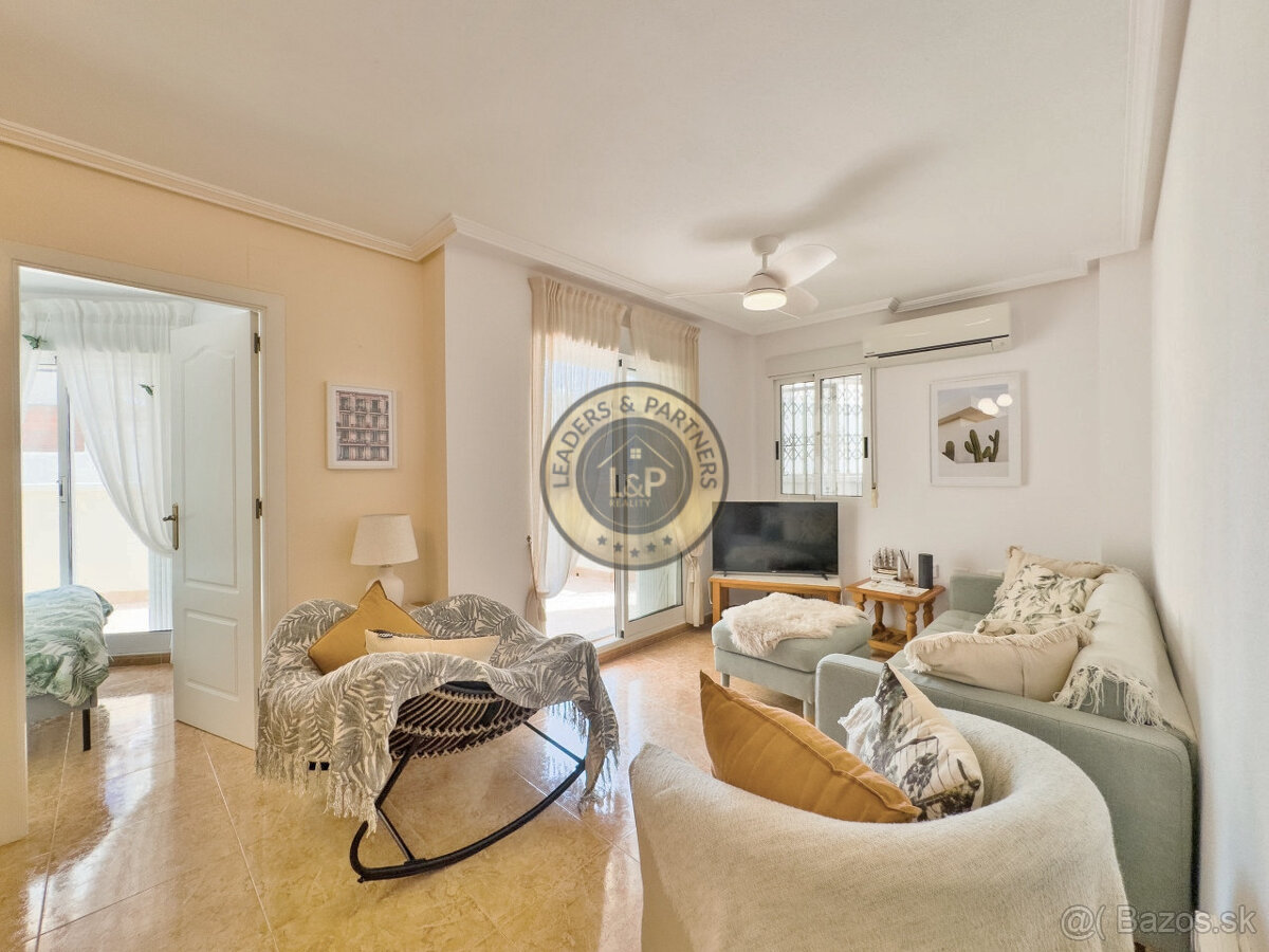 Apartmán 4+kk s bazénom a terasou Torrevieja-La Mata, Španie