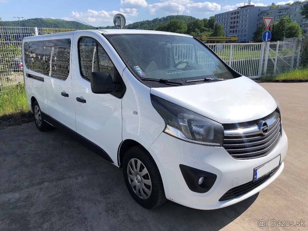 Preprava osôb a tovaru 8 miestnym minibusom Opel Vivaro