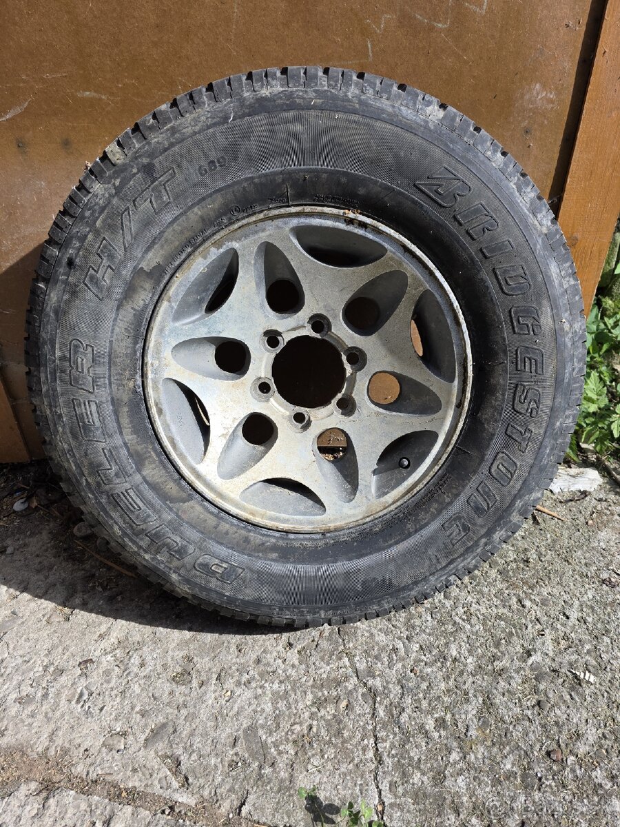 Bridgestone 265/70 R16