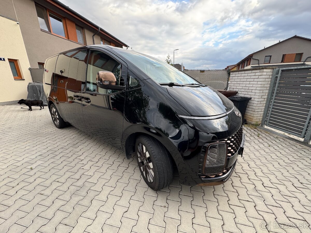 Hyundai Staria Koupeno v Čr 4x4 Tažné DPH 2023