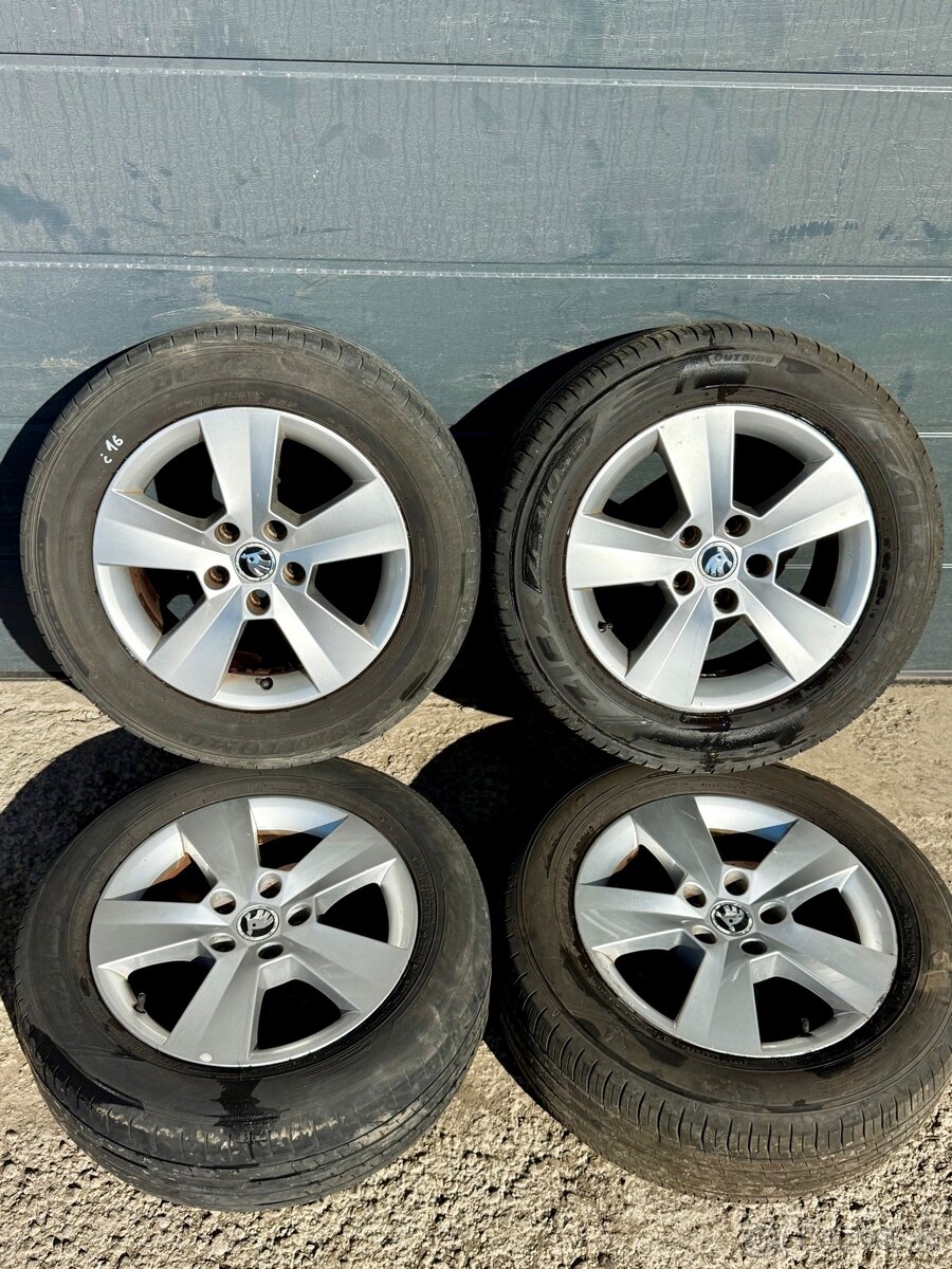 Predám elektrony 5x112 . 215/60 R16 Letné pneu na sezonu