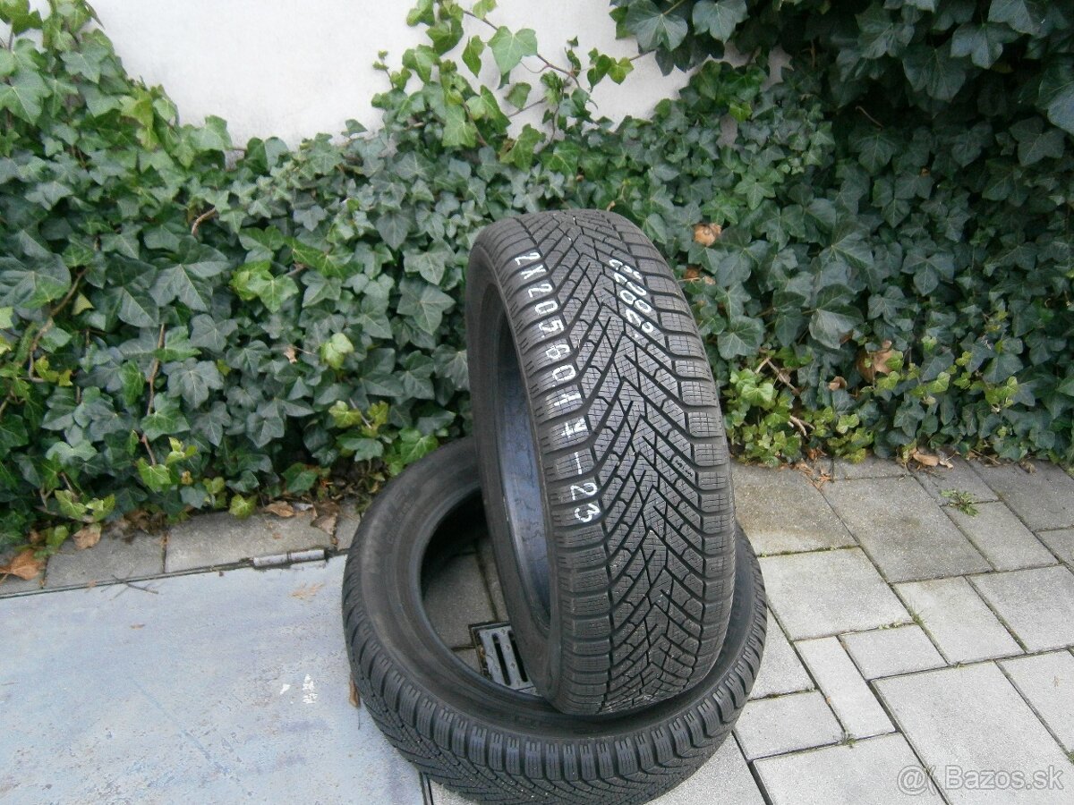 Predám 2x zimné temer nové pneu Pirelli 205/60 R17 99HXL