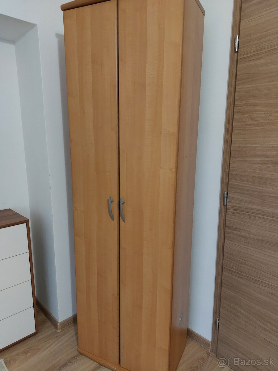 Šatníková skriňa