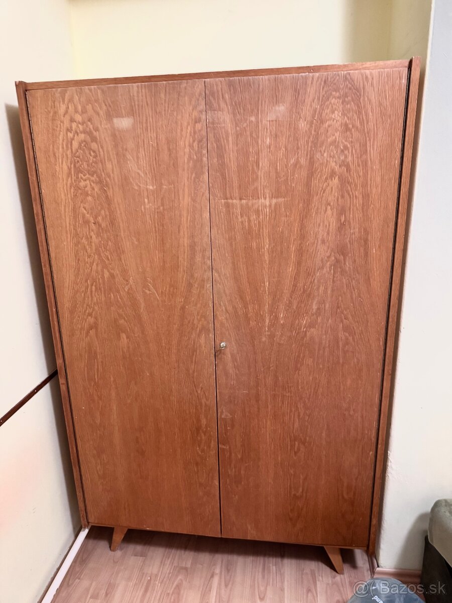 ZADARMO šatníková skriňa