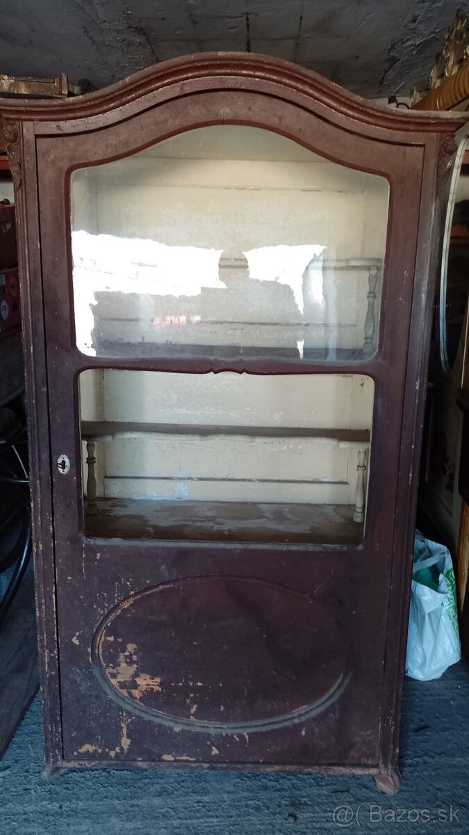 Starožitná Vitrina