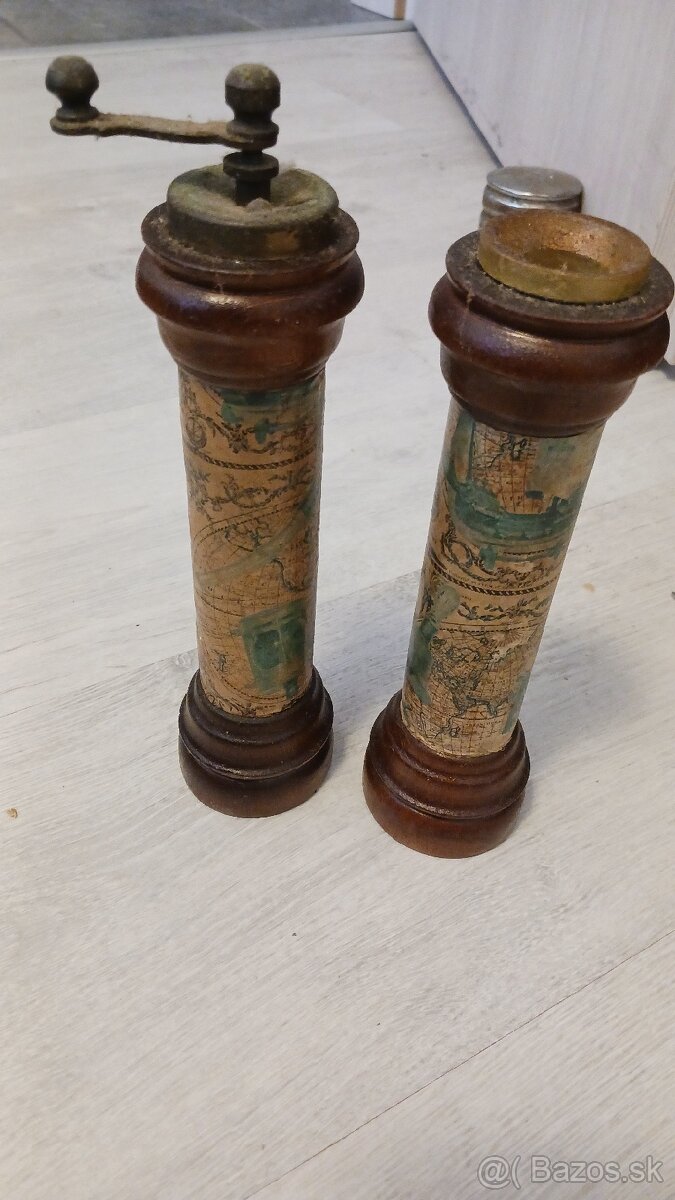 Stará koreničká a svietnik