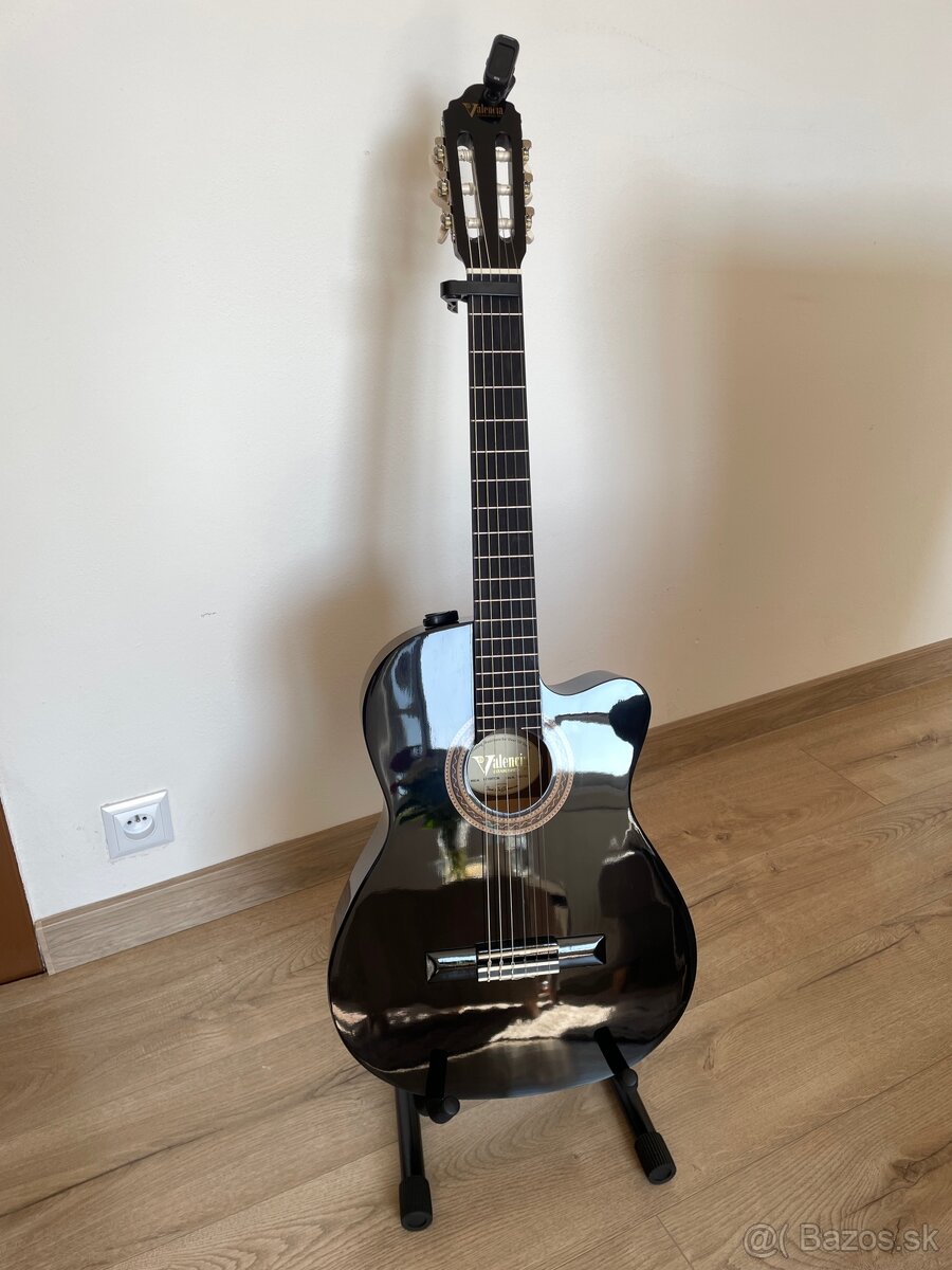 gitara Valencia + stojan, ladička, kapodaster – ako nová