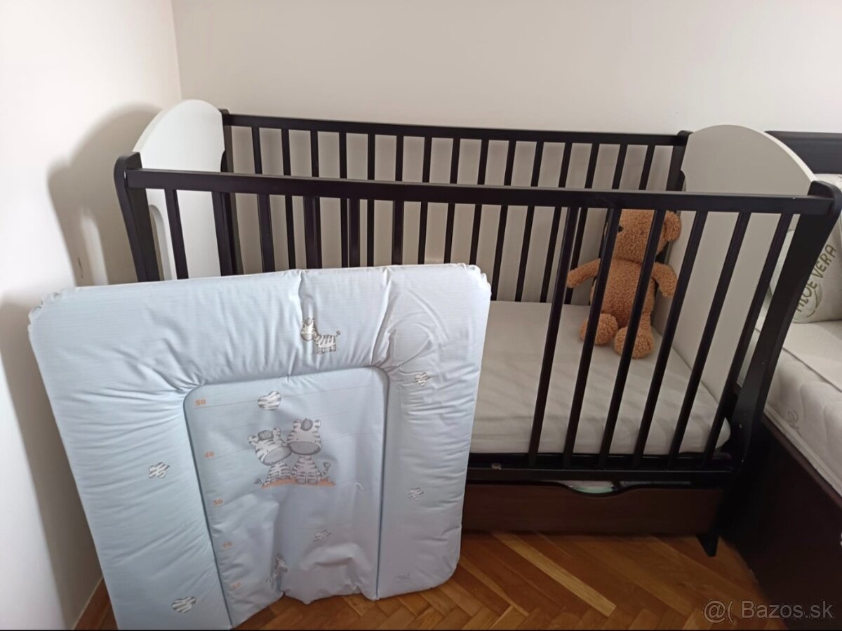 Detská postieľka + matrac +výbava (TOP STAV)