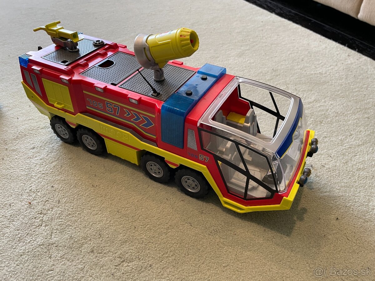 PLAYMOBIL 70557 - Hasiči v akcii s požiarnym vozidlom