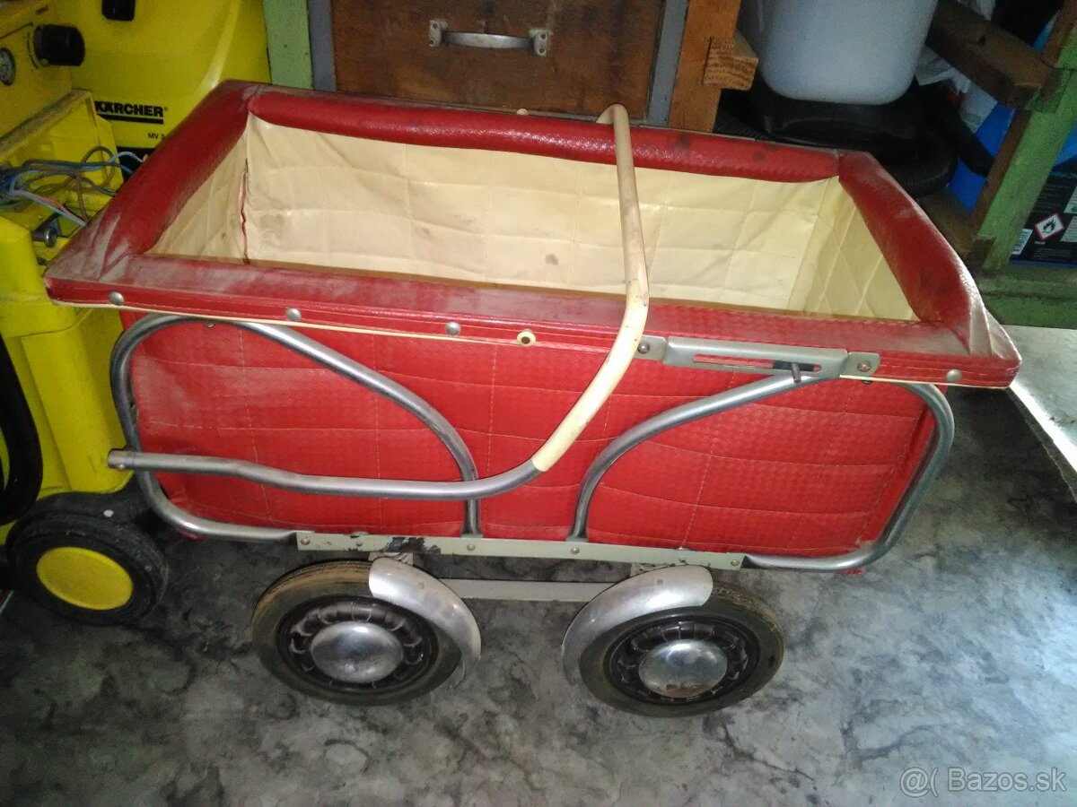 Starožitný detský kočík pre bábiky