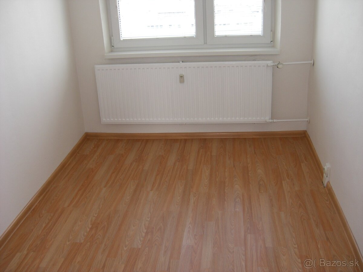 Michalovce 3-izbový byt na prenájom.