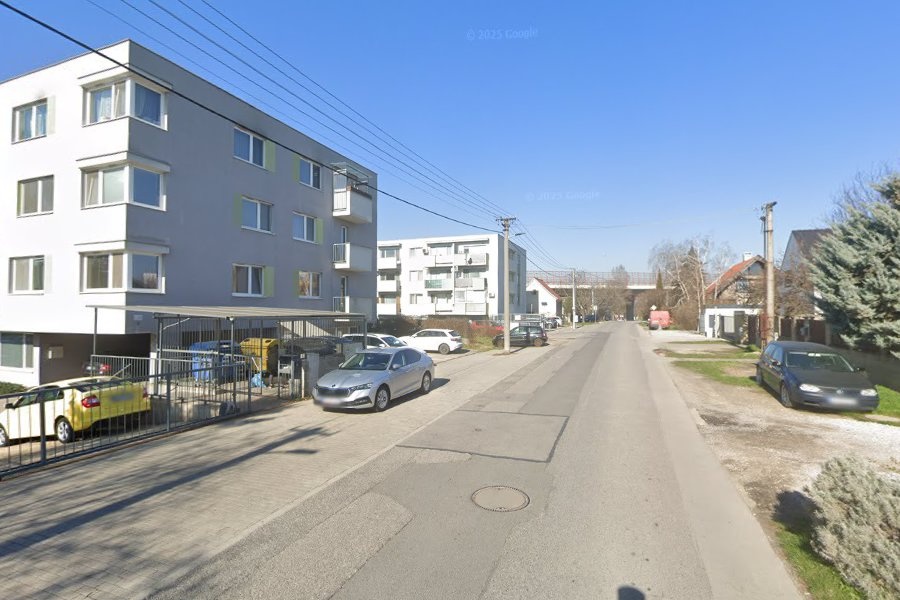 PRENÁJOM - 2iz byt v Ružinove v kludnej lokalite rodinných d