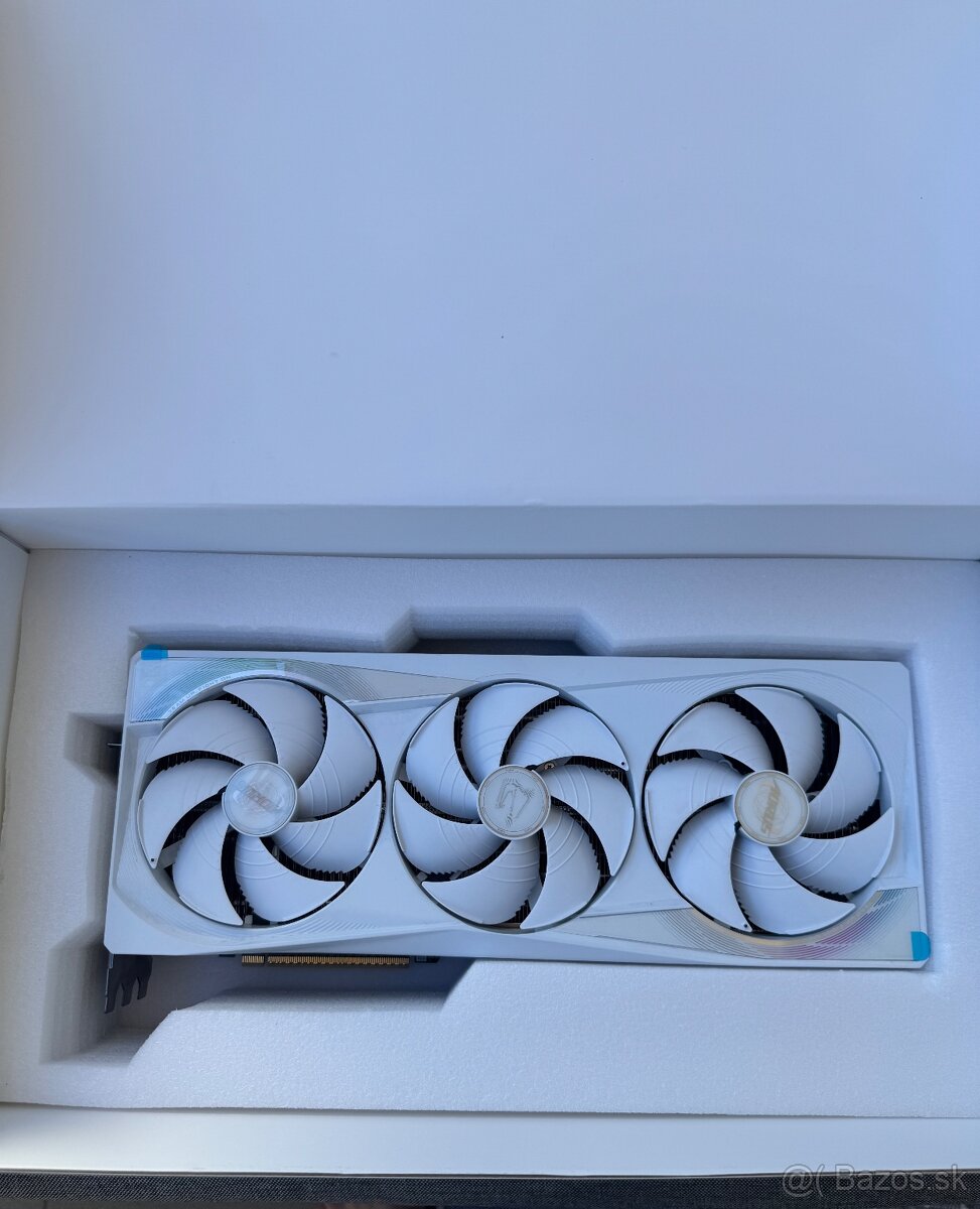 GIGABYTE AORUS GeForce RTX 5080 MASTER ICE 16GB