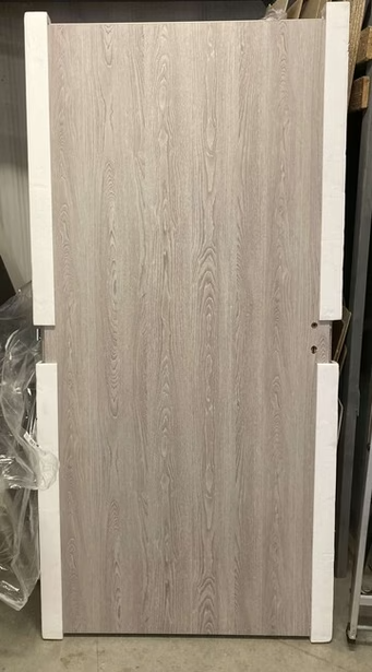 Dvere 900 pravé