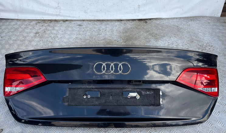 Audi A4 B8 Sedan 2008-2012 5. piate kufrové dvere kufor