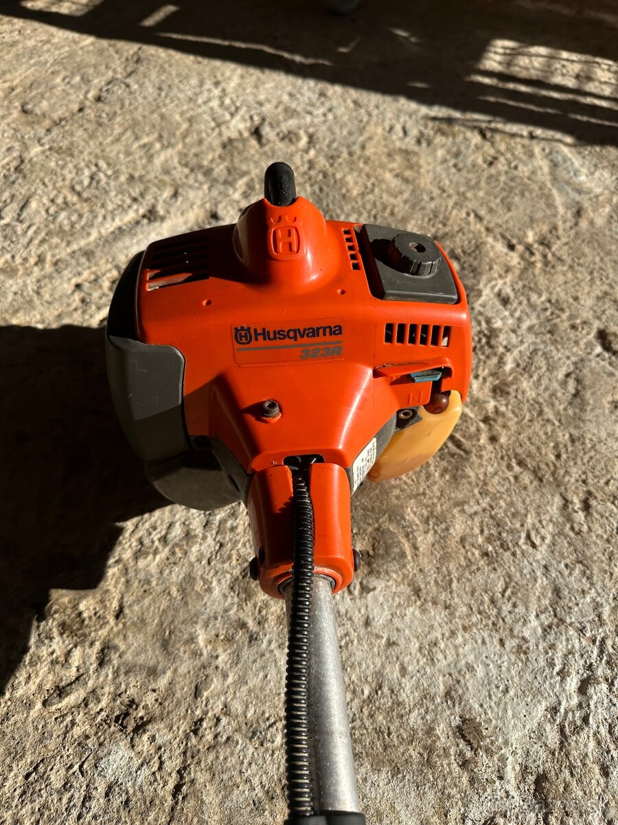 Krovinorez Husqvarna 323R
