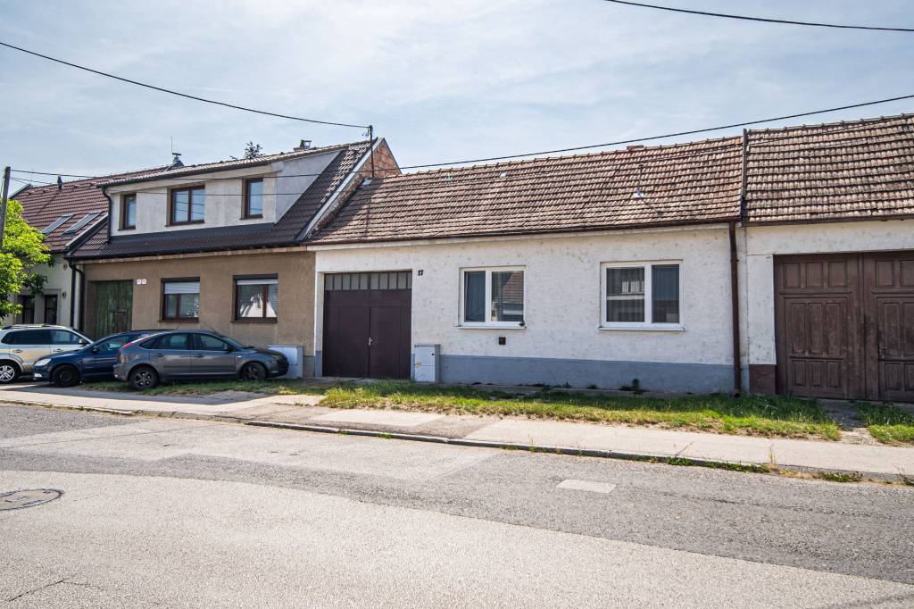 TOREA - RODINNÝ DOM S VEĽKÝM POZEMKOM - CAJLANSKÁ, PEZINOK