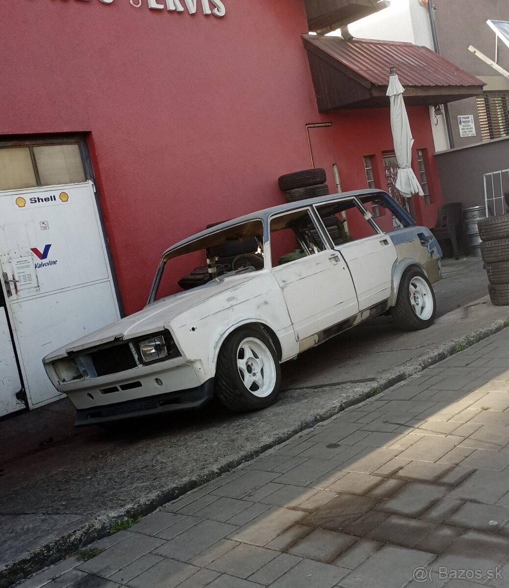 Lada 2104 rozpracovaný projekt