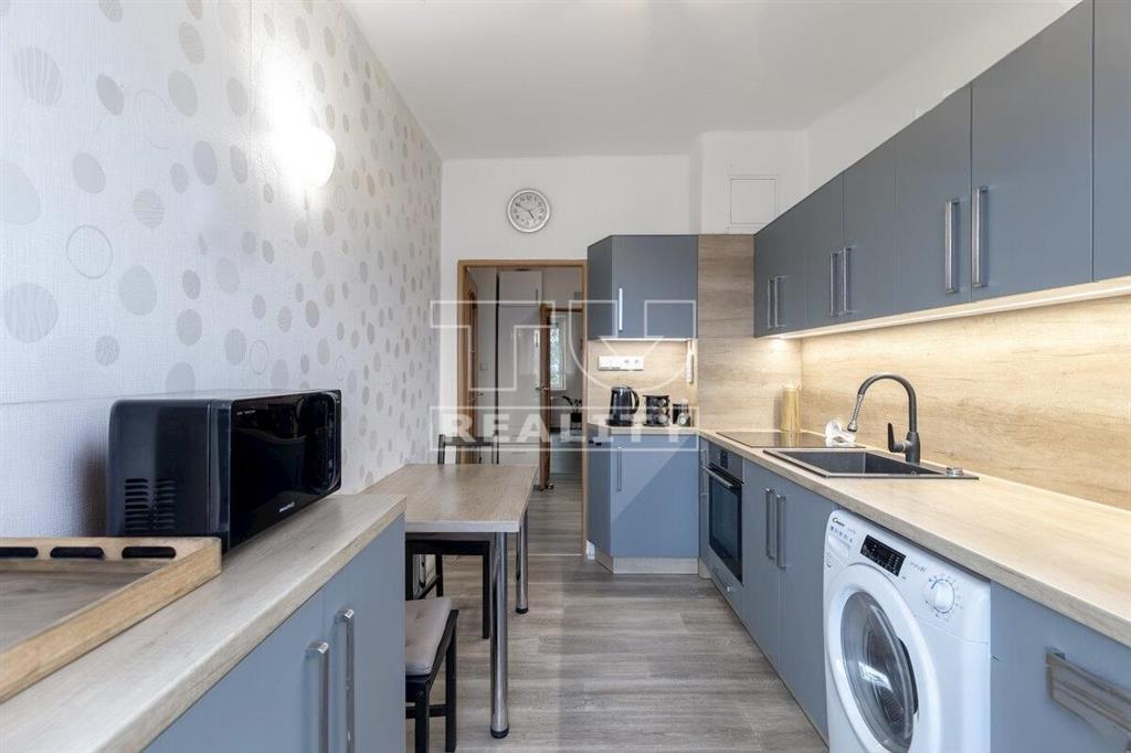 Na predaj kompletne zrekonštruovaný 3-izbový byt – Ľadoveň