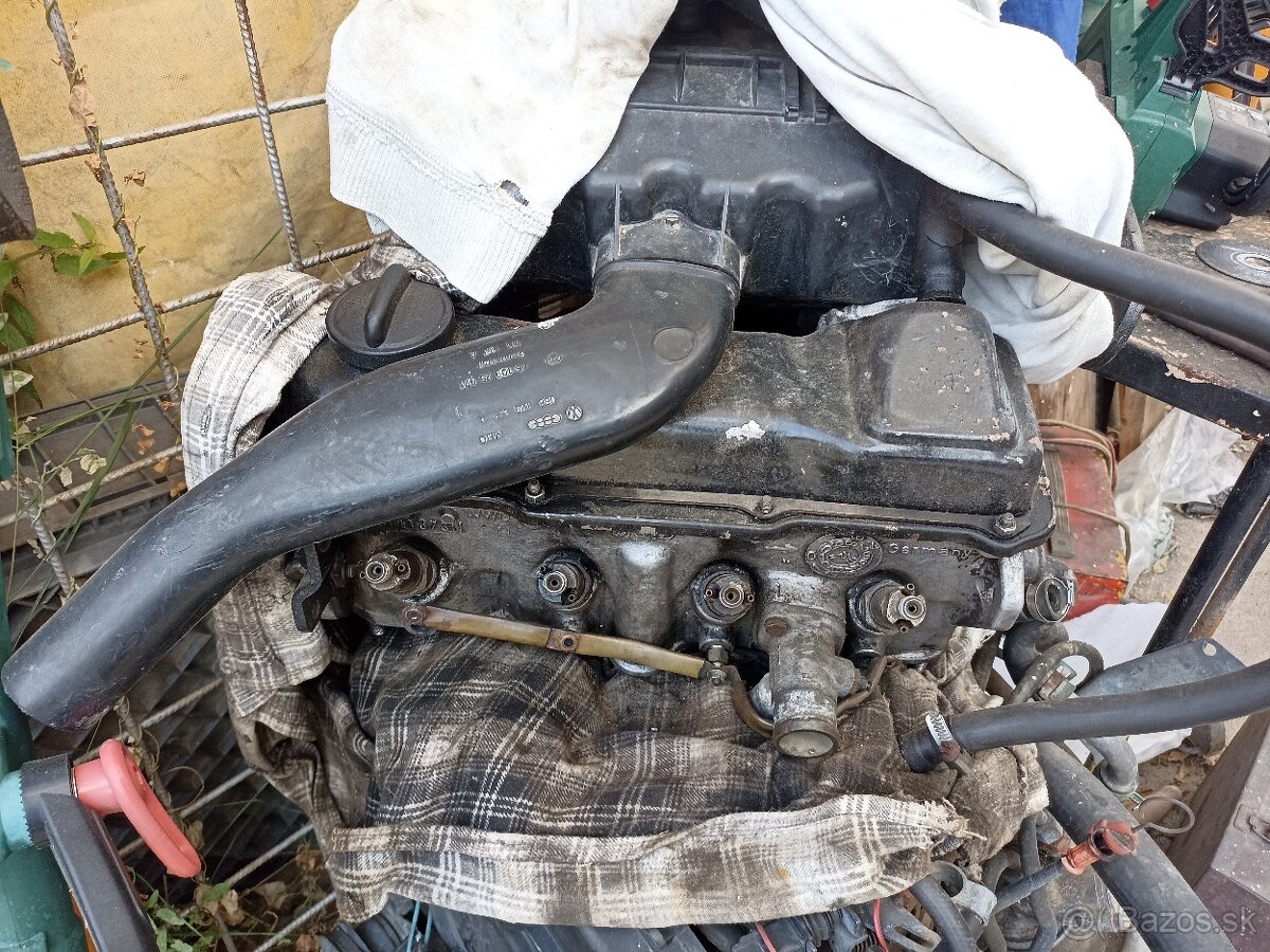 Predám kompletnú hlavu valcov golf mk1/mk2 1.6D