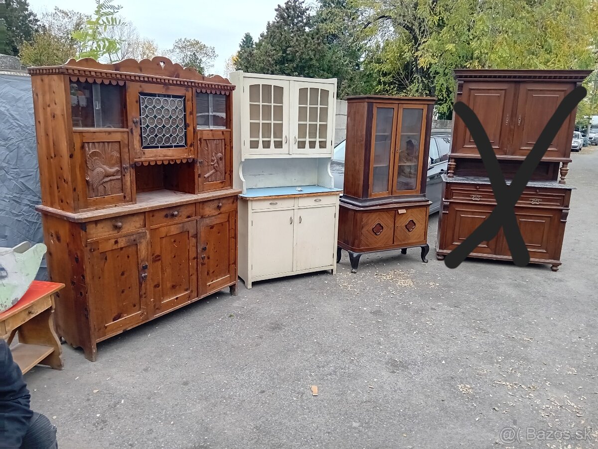 Predám staré kredence