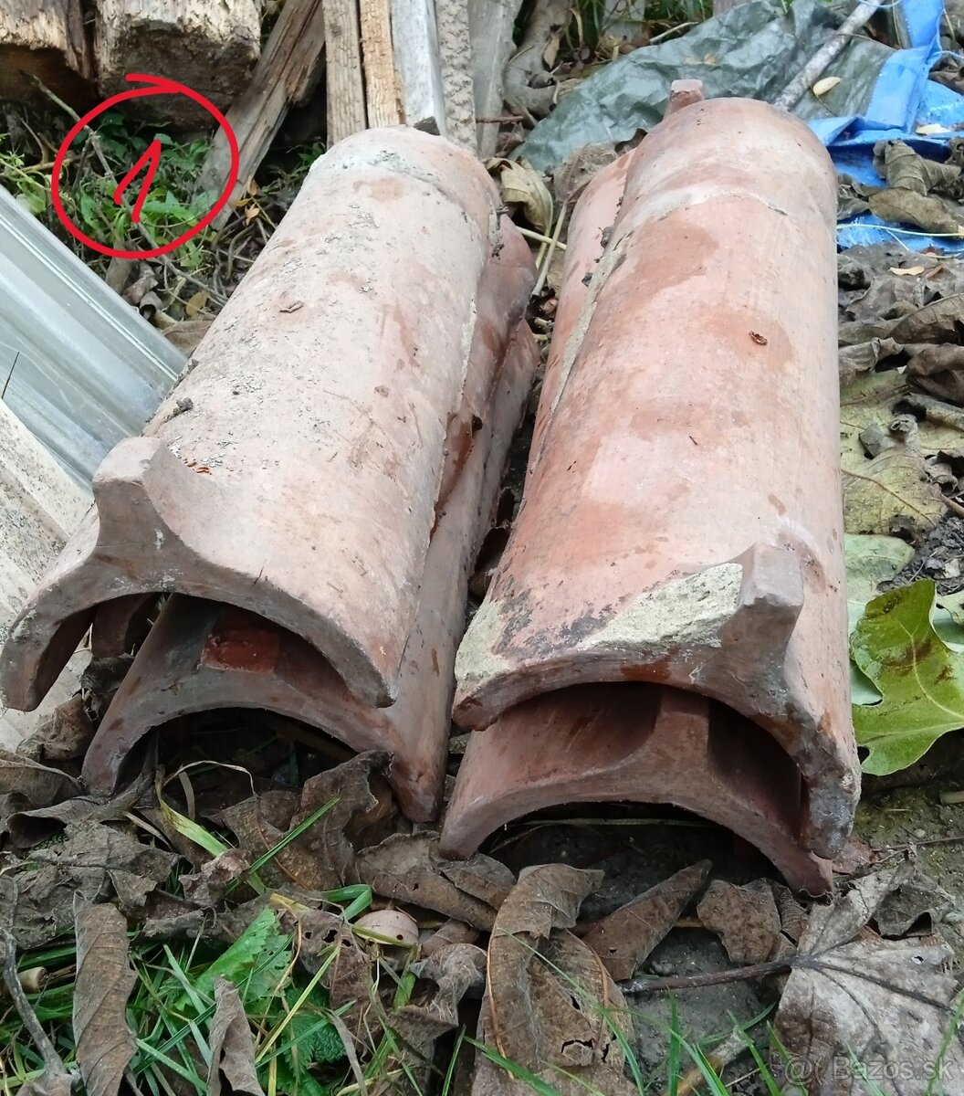 Hrebenáče z pálenej tehly (korýtka)