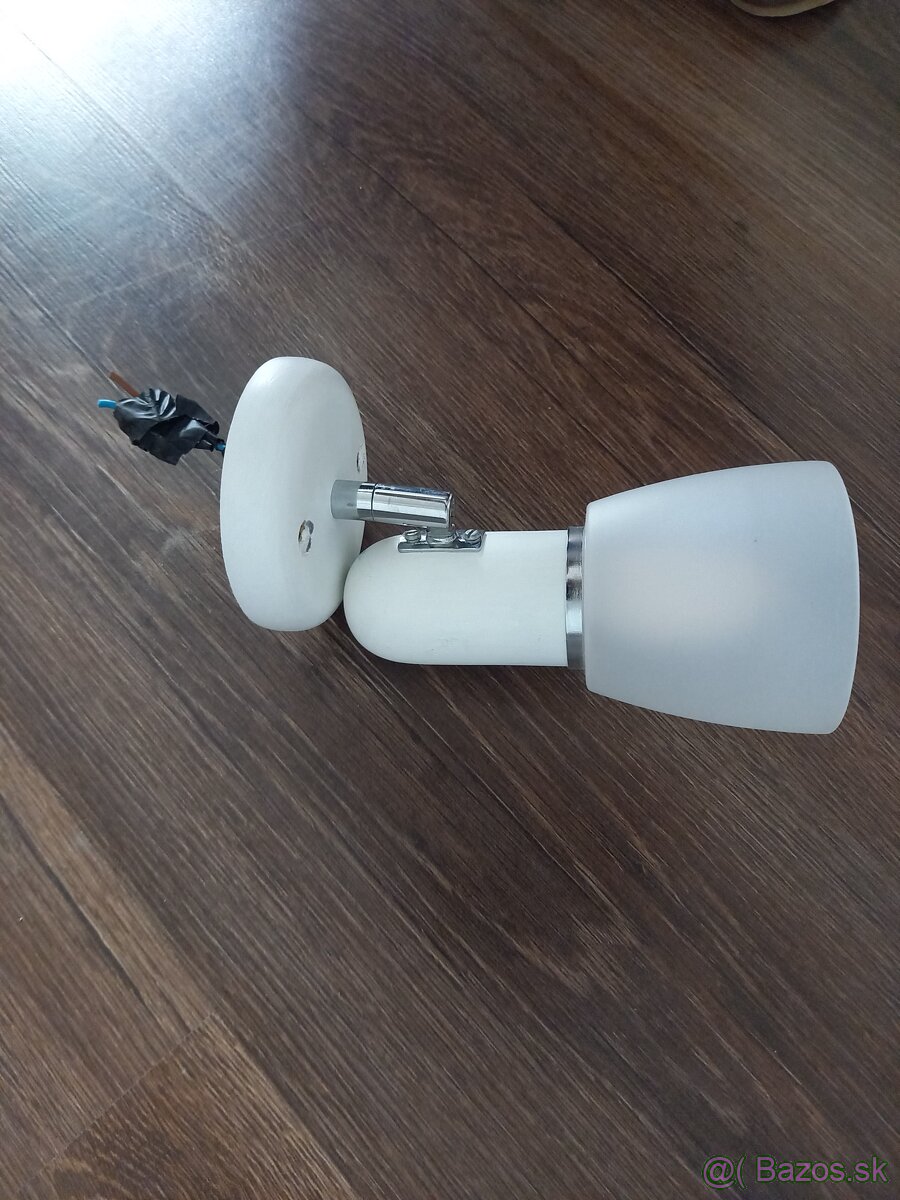 Nástenné svetlo otočné biele