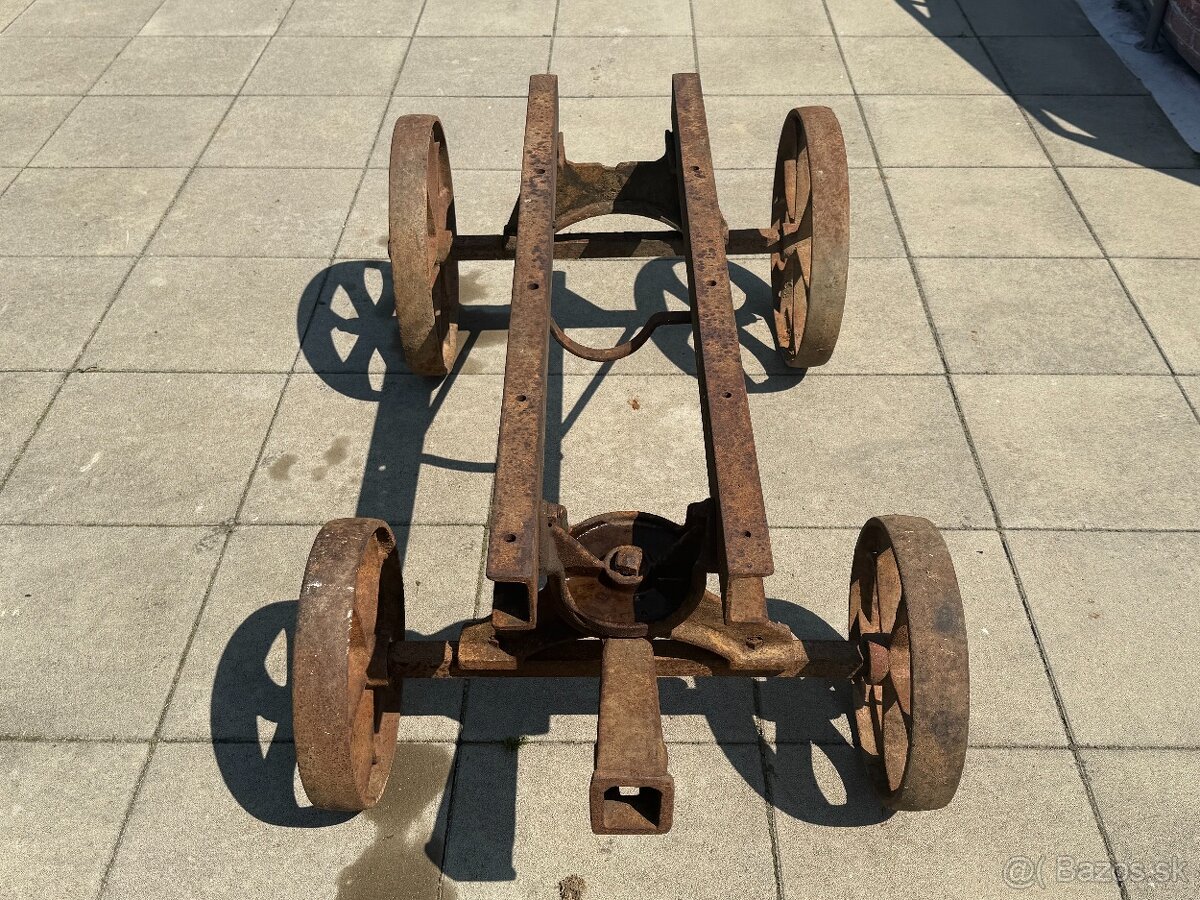 Podvozok pre stabilný motor