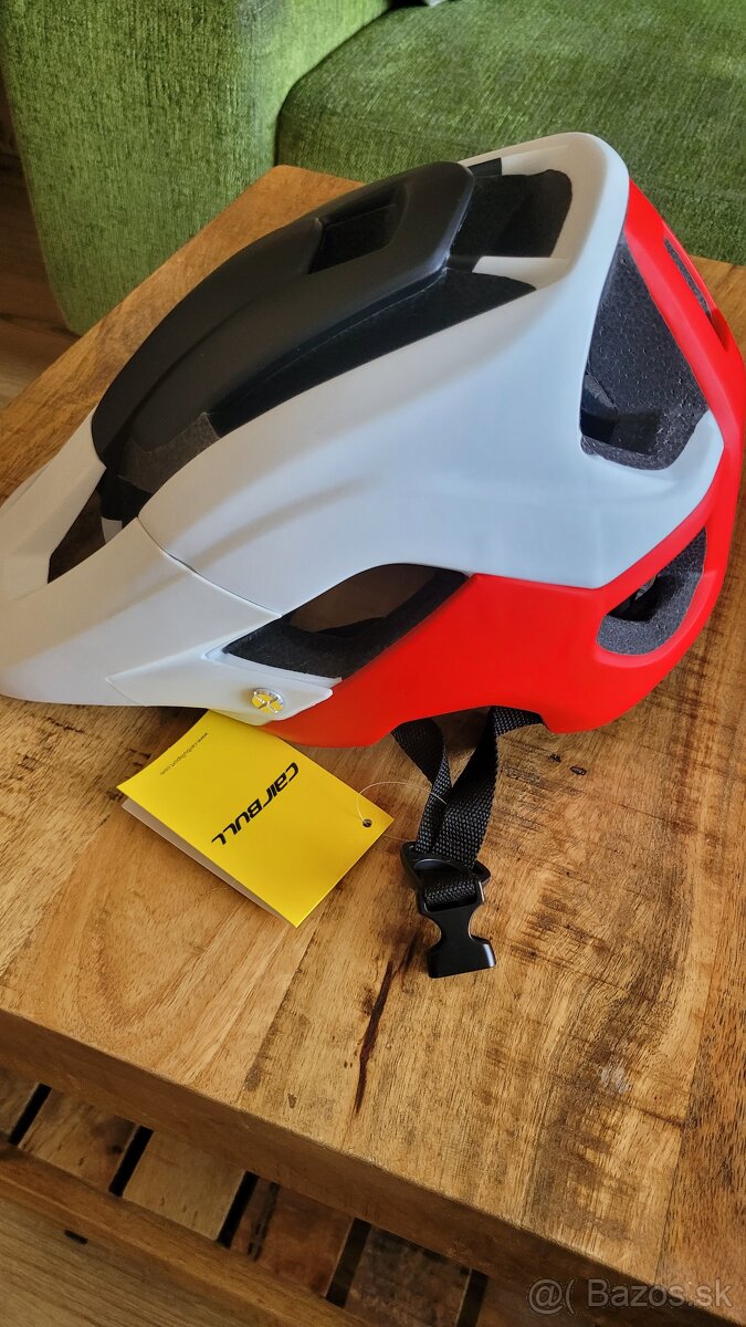 Predám cyklistickú prilbu