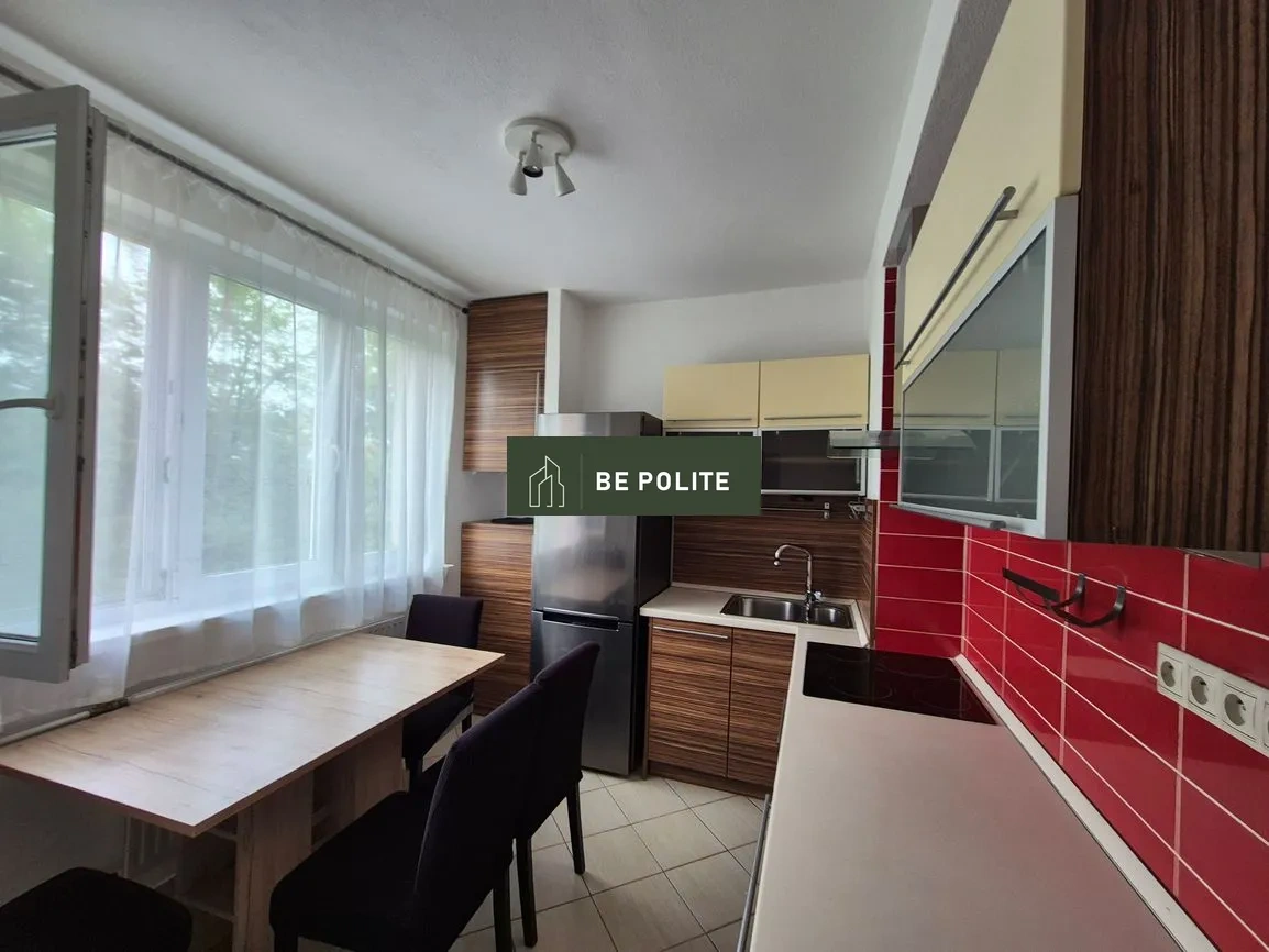 Prenájom 3-izbový byt, 62 m2, loggia, výborná lokalita, Levi