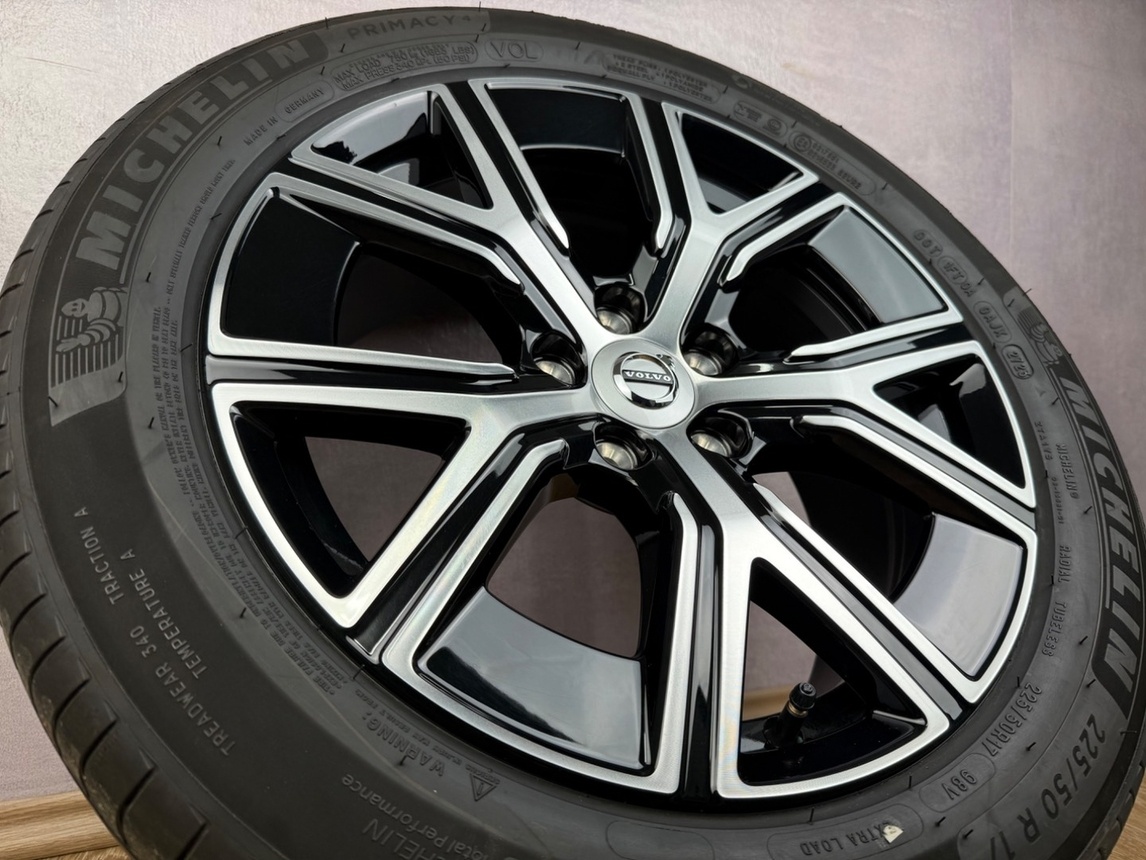 Originál letní kolesa Volvo S60 R17