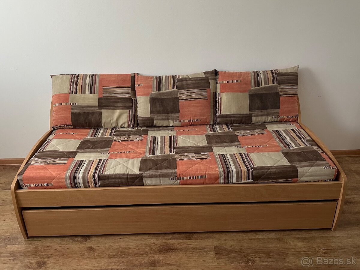 Jednoložková posteľ s úložným priestorom