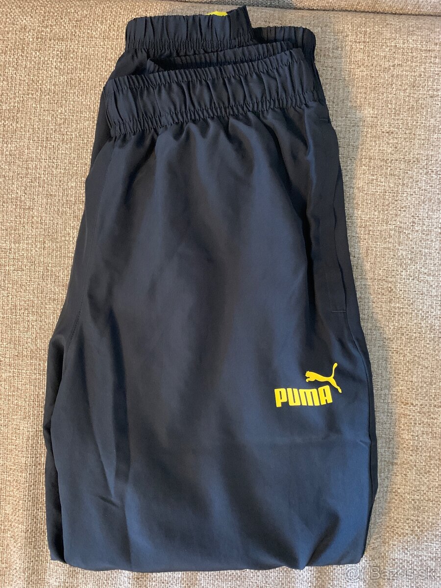 Športové funkčné tepláky Puma Borussia Dortmund