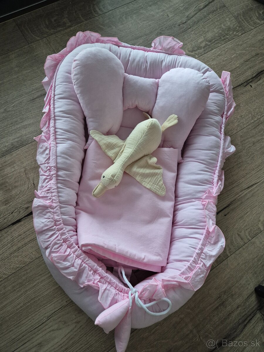 HNIEZDO PRE BABATKO