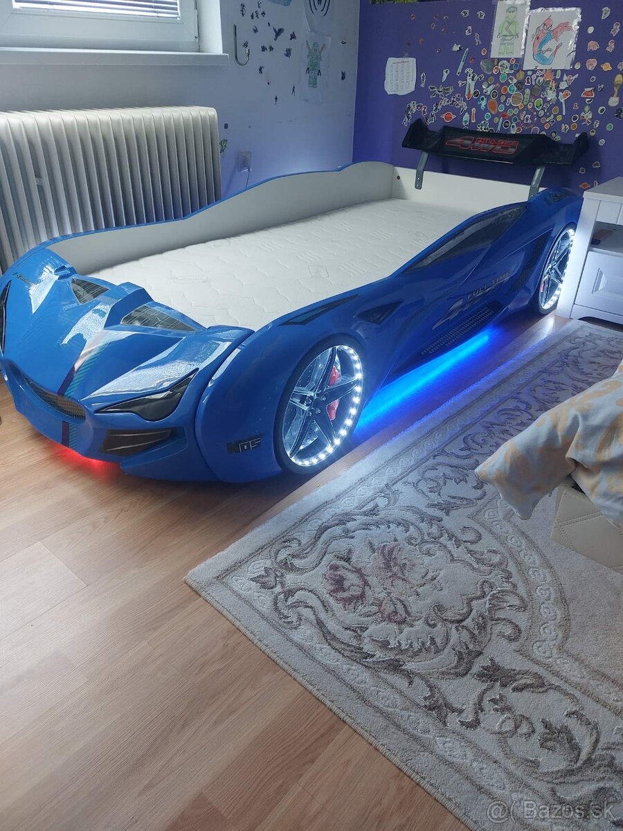 Detská posteľ auto