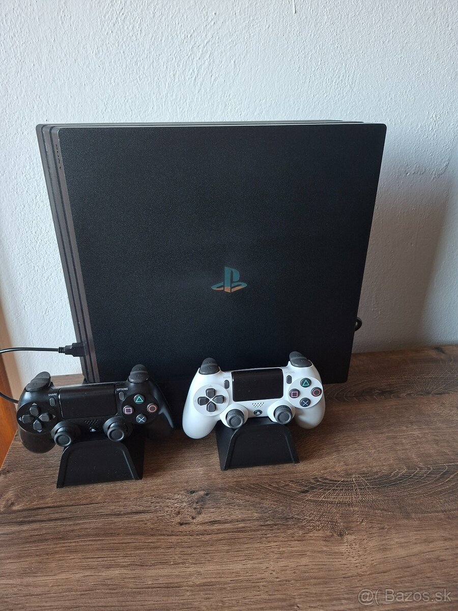 Konzola PS4 PRO